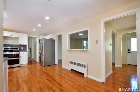 Entry Way - 12 Jerome Ave, Bloomfield, CT 06002 photo 6 of 14