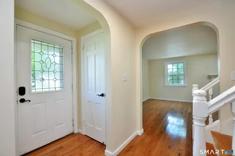 Entry Way - 12 Jerome Ave, Bloomfield, CT 06002 photo 2 of 14