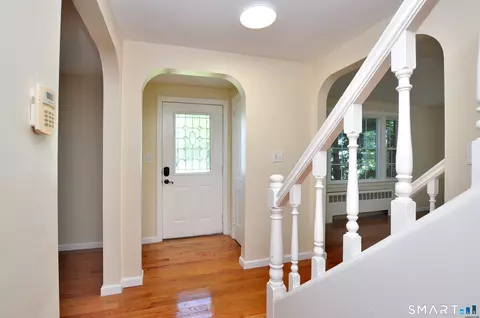 Entry Way - 12 Jerome Ave, Bloomfield, CT 06002 photo 1 of 14