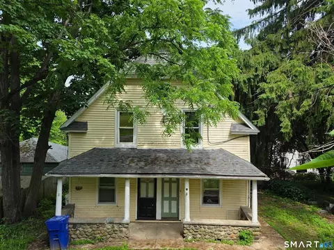 17 Hawthorne Ter, Torrington, CT 06790