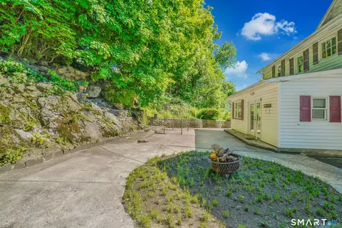 350 S Main St, Naugatuck, CT 06770