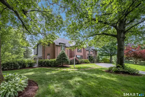 41 Ridgebury Rd, Avon, CT 06001