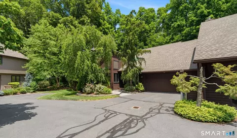 54 Ironwood Rd #54, West Hartford, CT 06117