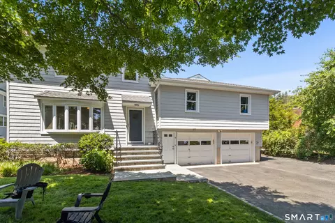 9 Deluca Dr, Greenwich, CT 06807