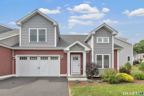 47 Lombard Cir #47, North Haven, CT 06473