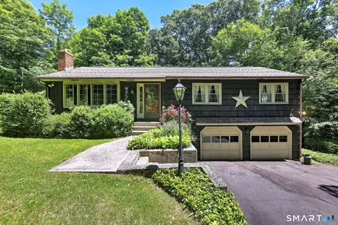 128 Cedar Ln, Beacon Falls, CT 06403