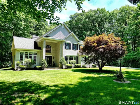 68 Troutwood Dr, New Hartford, CT 06057