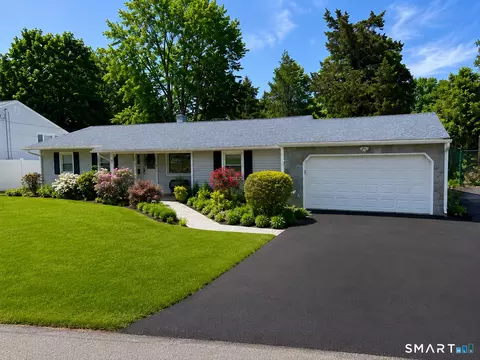 277 Indian Field Rd, Bridgeport, CT 06606