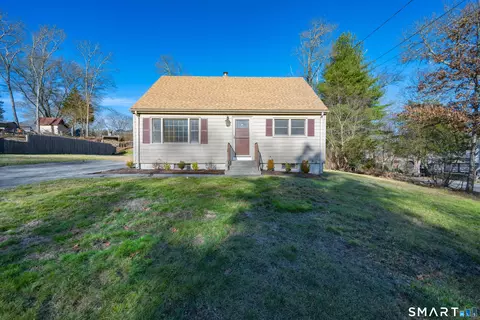 22 Oak Dr, North Stonington, CT 06359