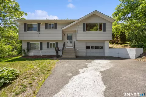 2743 E Main St, Waterbury, CT 06705