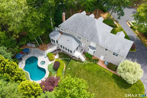 11 Timber Ln, Guilford, CT 06437