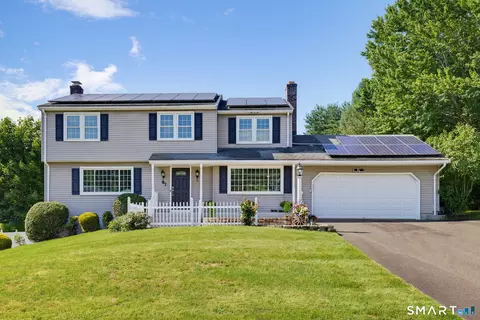 97 Nutmeg Dr, Manchester, CT 06040
