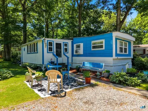 26 Long Dr, Windham, CT 06256