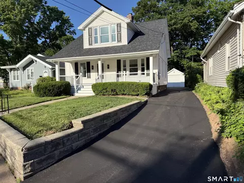 105 Hillcrest Ave, New Britain, CT 06053