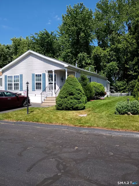 23 Laurel Cir, East Windsor, CT 06088