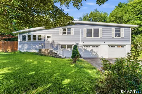 21 N Pleasant Rise Rise, Brookfield, CT 06804