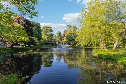 98 Gillies Ln #98, Norwalk, CT 06854