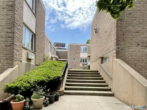 120 Wooster St #C, New Haven, CT 06511