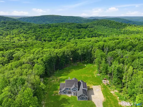 18 Bsullak Rd, Barkhamsted, CT 06063