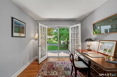 Entry Way - 8 Ernel Dr, Riverside, CT 06878 photo 5 of 6