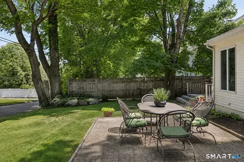 Exterior - 8 Ernel Dr, Riverside, CT 06878 photo 4 of 5