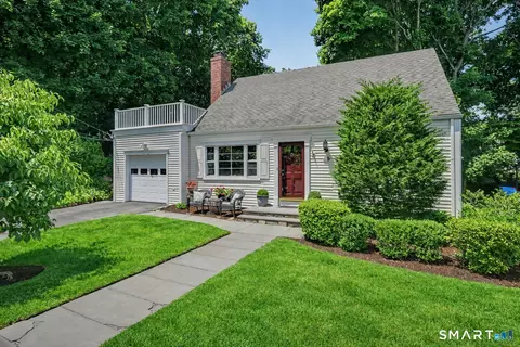 8 Ernel Dr, Riverside, CT 06878