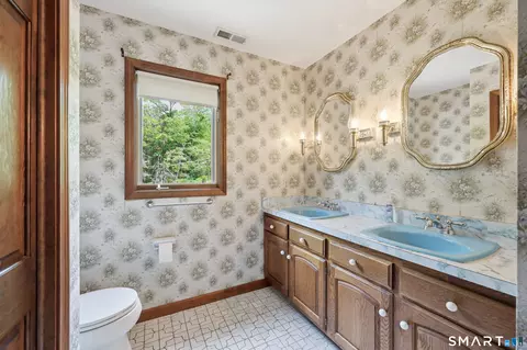 Bath - 43 Windtree E, Torrington, CT 06790 photo 1 of 3