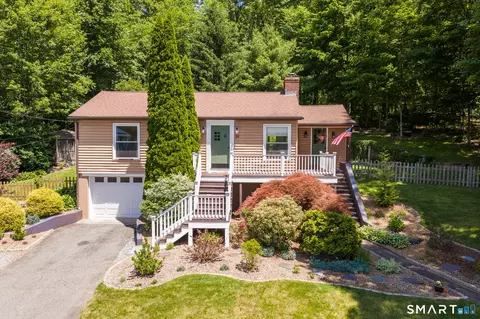 34 Pehr Ln, Cheshire, CT 06410