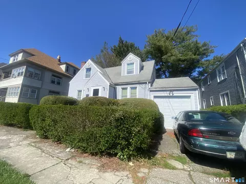 108 Princeton St, Bridgeport, CT 06605