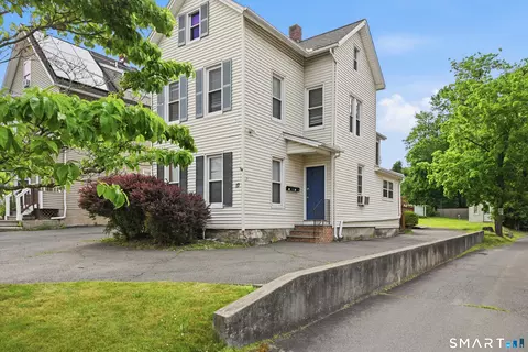 17 Lake Ave, Danbury, CT 06810