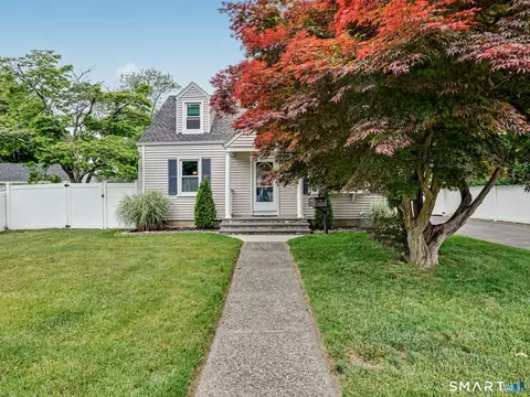 64 Summer St, Stratford, CT 06614