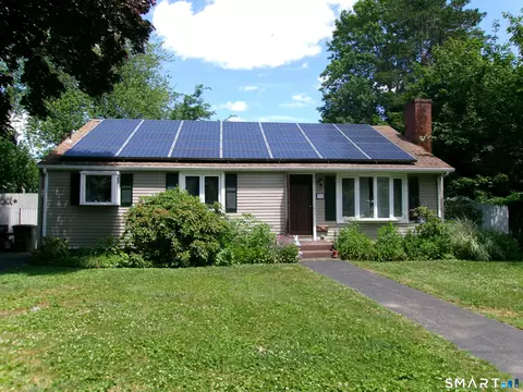 95 Linwood St, Milford, CT 06461