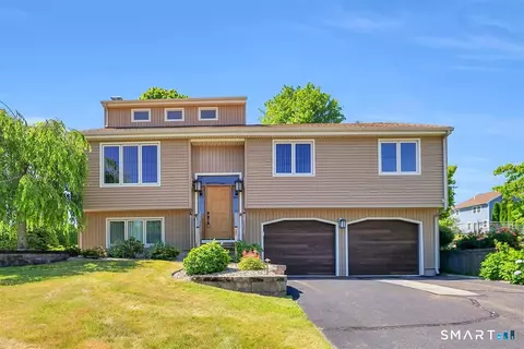 27 Evergreen Rd, Cromwell, CT 06416