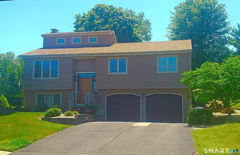 27 Evergreen Rd, Cromwell, CT 06416