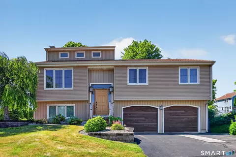 27 Evergreen Rd, Cromwell, CT 06416