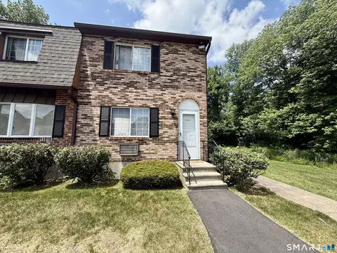 52 Sharon Rd #12, Waterbury, CT 06705