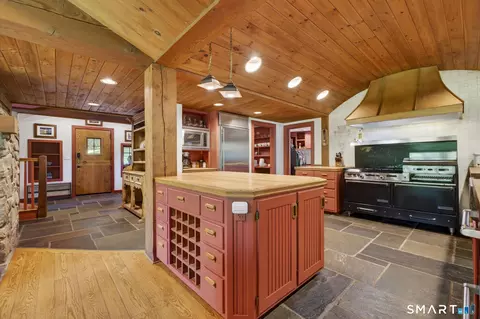 Kitchen - 18 Birch Mill Rd, Killingworth, CT 06419 photo 1 of 3