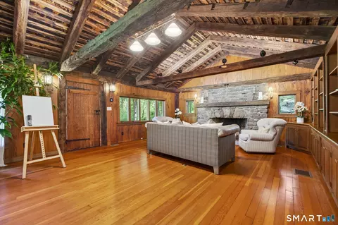 Living - 18 Birch Mill Rd, Killingworth, CT 06419 photo 5 of 7