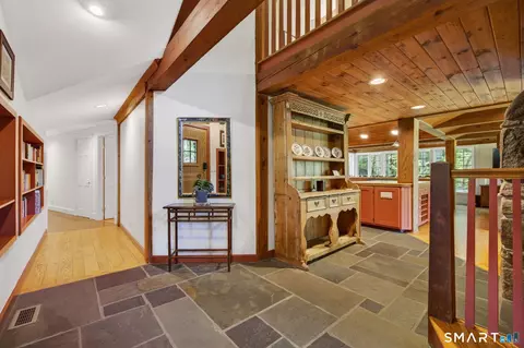 Entry Way - 18 Birch Mill Rd, Killingworth, CT 06419 photo 4 of 6