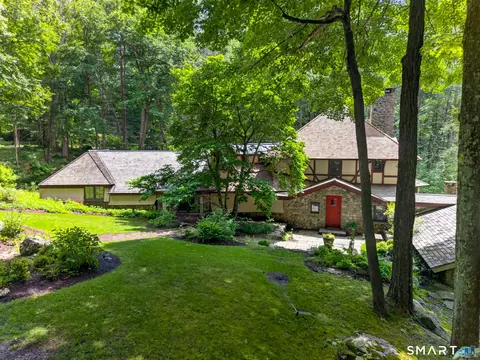 Exterior - 18 Birch Mill Rd, Killingworth, CT 06419 photo 7 of 11
