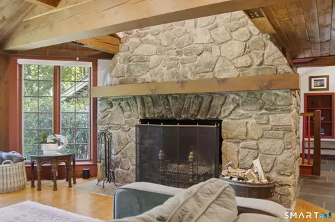Living - 18 Birch Mill Rd, Killingworth, CT 06419 photo 3 of 7