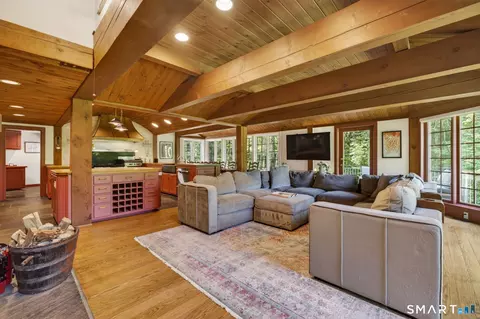 Living - 18 Birch Mill Rd, Killingworth, CT 06419 photo 4 of 7