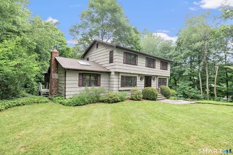 18 Belle Vale St, Monroe, CT 06468
