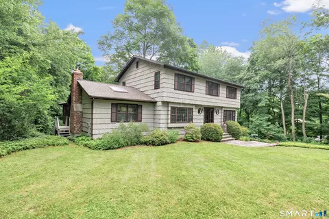 18 Belle Vale St, Monroe, CT 06468