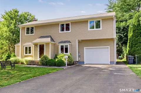 78 Chestnut Hill Rd, Trumbull, CT 06611