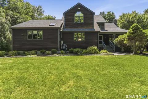 16 Palestine Rd, Newtown, CT 06470