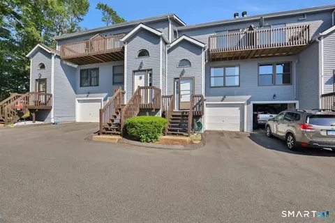 606 Lake Vista Dr #606, East Hampton, CT 06424