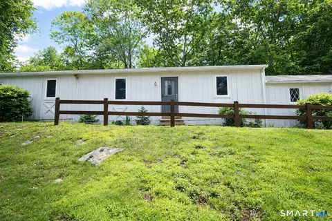 77 Scenic View Dr #17, Deep River, CT 06417