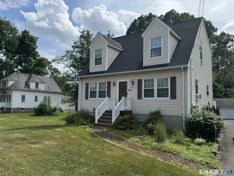2821 Broadbridge Ave, Stratford, CT 06614