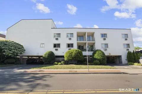 34 Crescent St #1H, Stamford, CT 06906